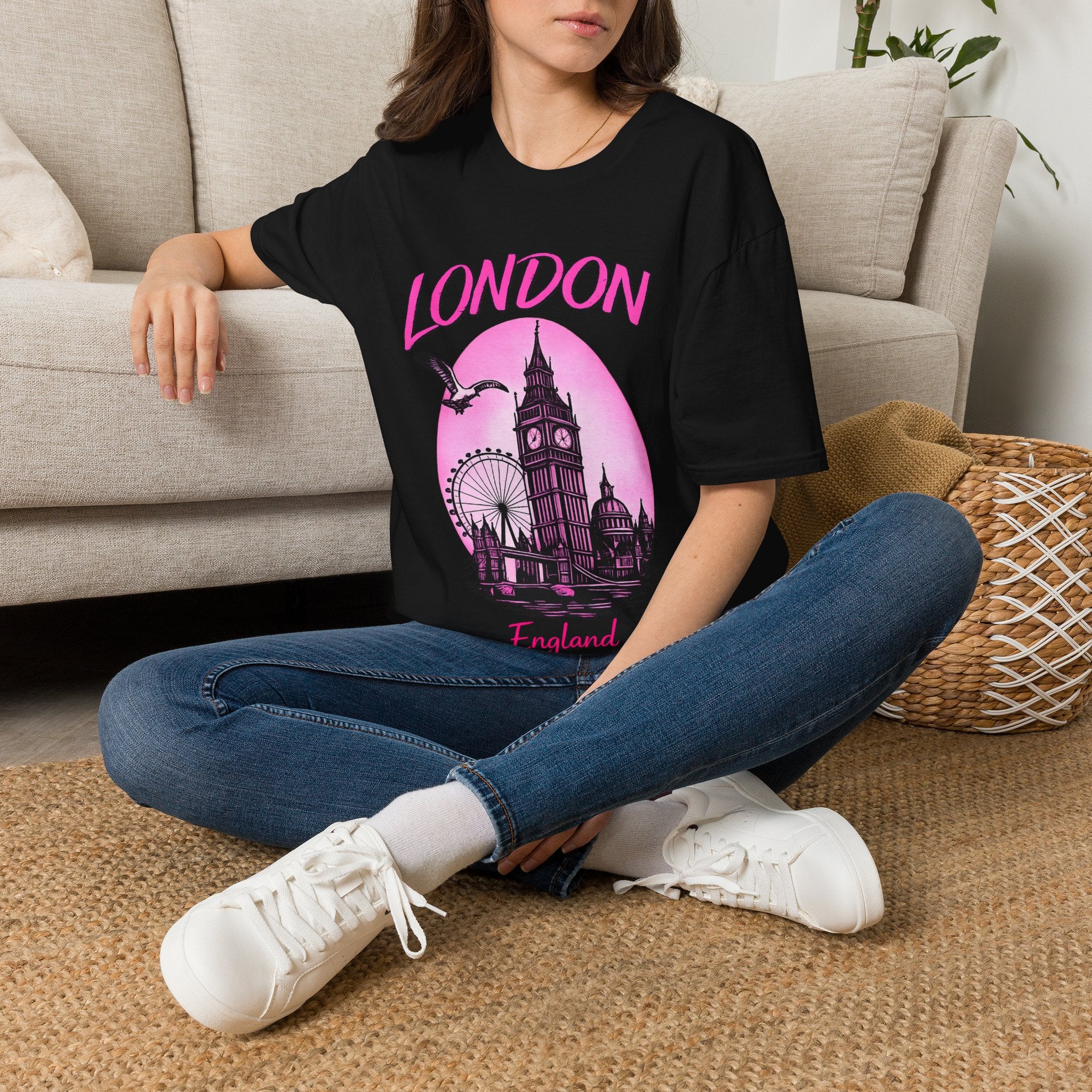 London Graphic T-Shirt - Pink Retro Skyline Tee