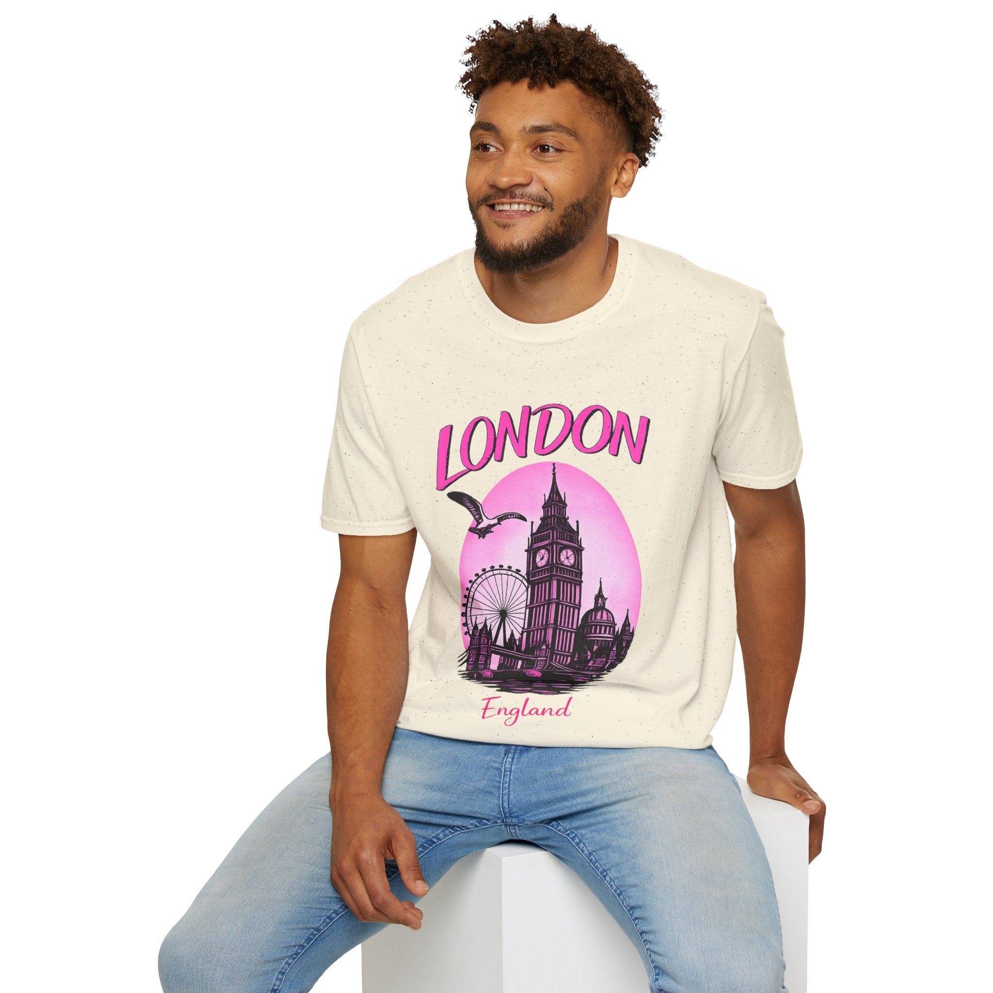 London Graphic T-Shirt - Pink Retro Skyline Tee