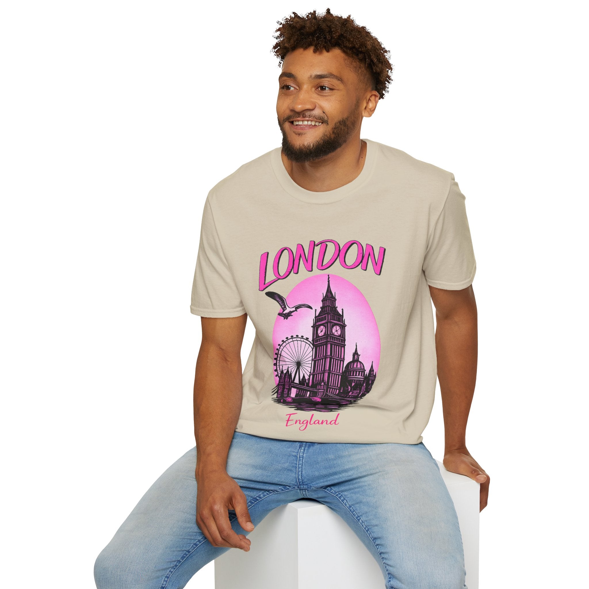 London Graphic T-Shirt - Pink Retro Skyline Tee