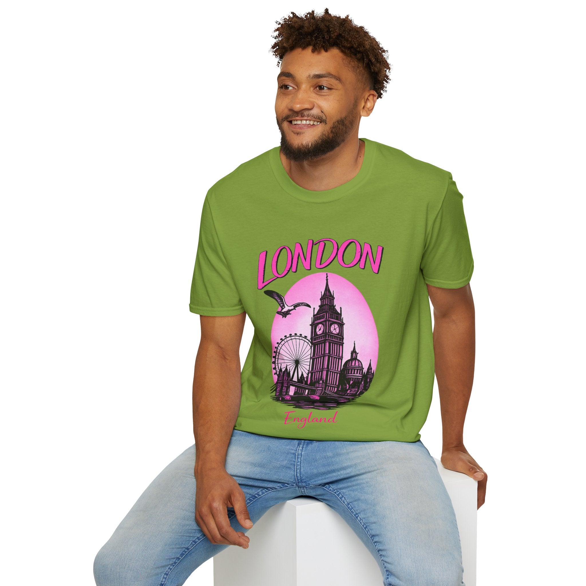 London Graphic T-Shirt - Pink Retro Skyline Tee